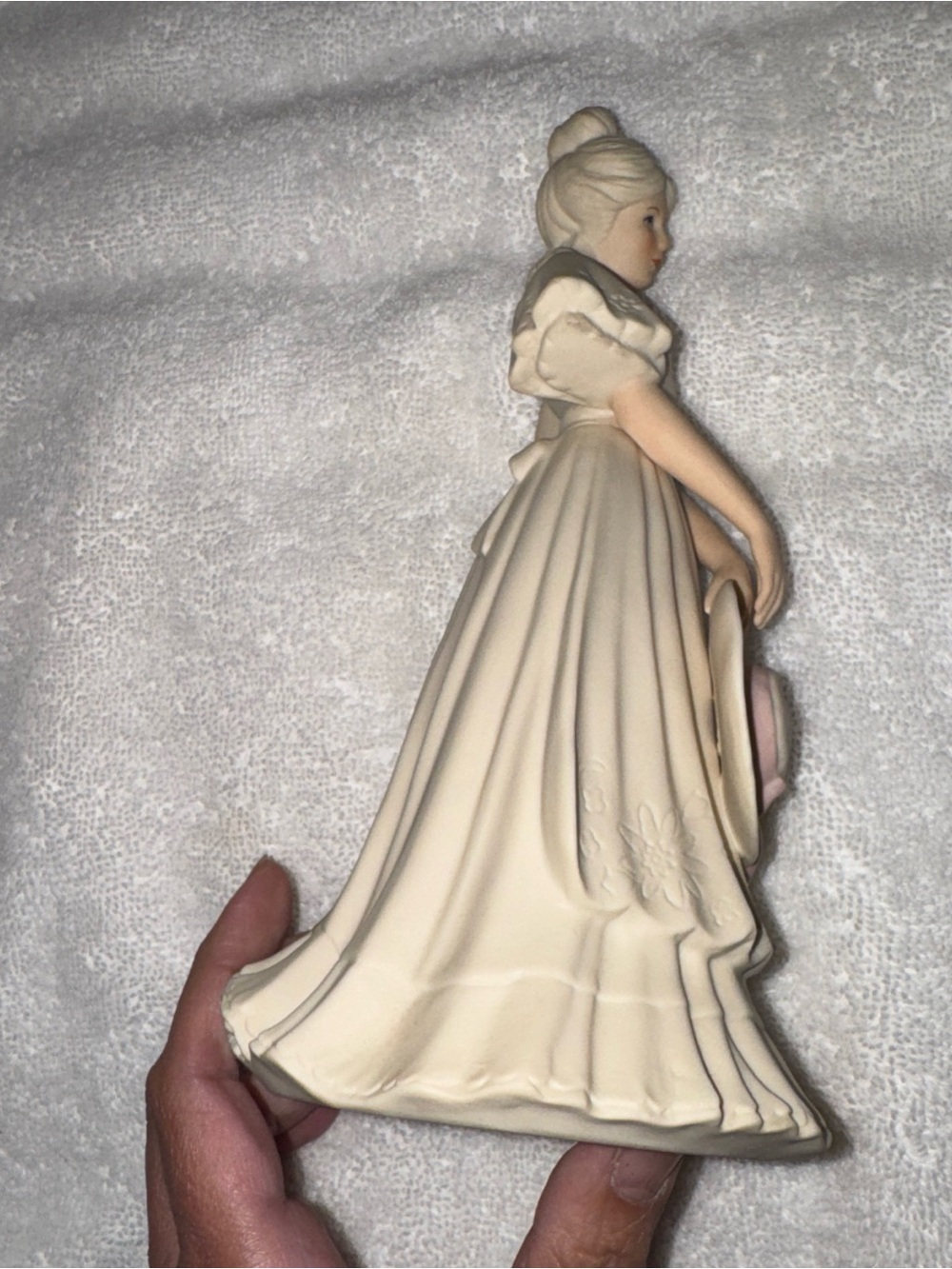 Cream Porcelain Lady Figurine with Pink-Accented Hat - Picture 6 of 8
